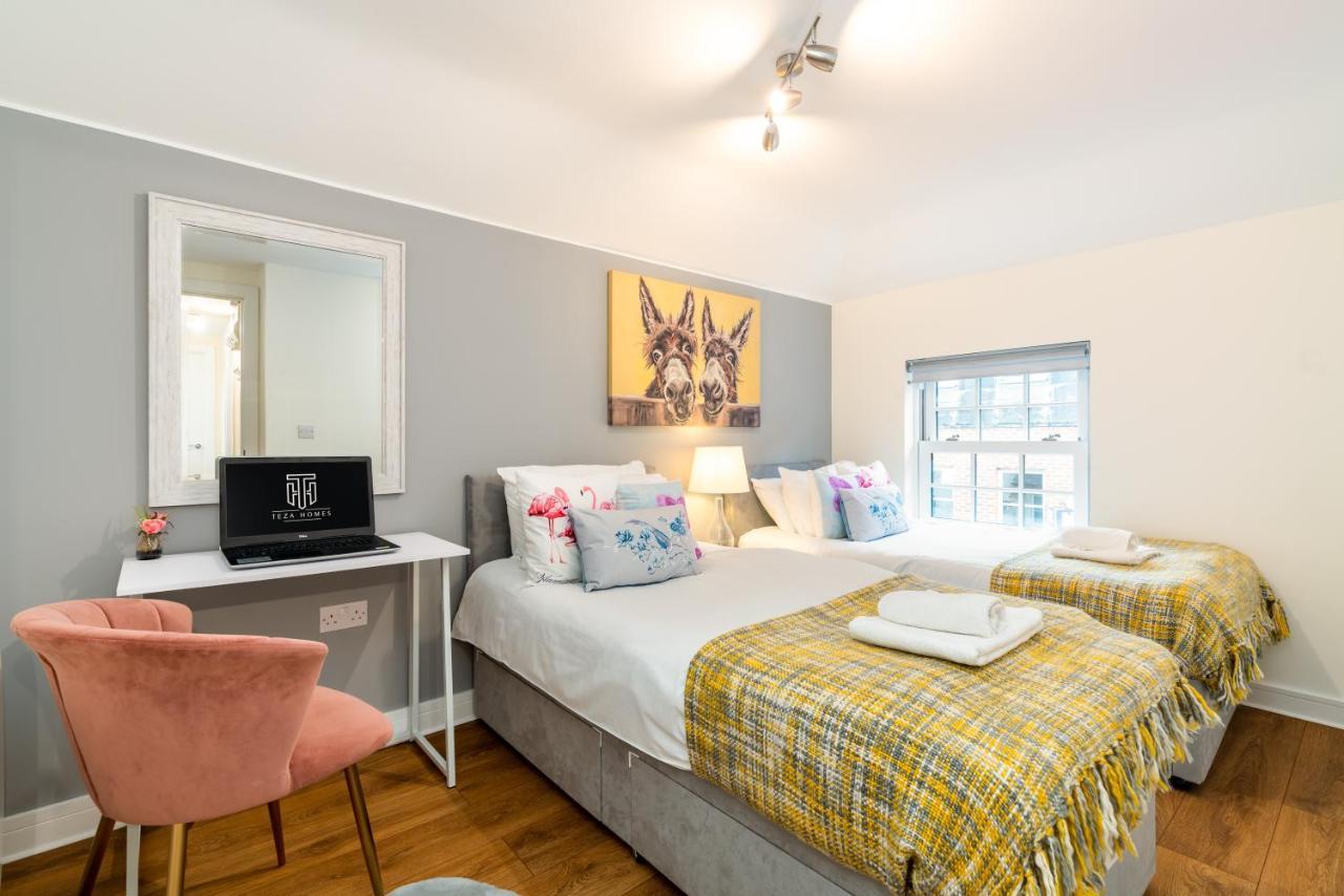 Town Center Apartment With 55” Smart Tv+Netflix Andover Exterior photo